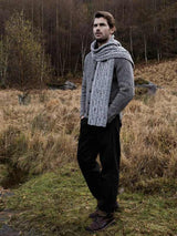 Echarpe à torsade et en maille côtelée – Porridge – Fisherman Out of Ireland - sur modèle