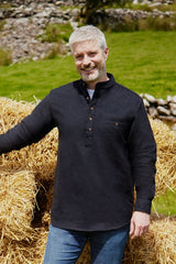 Chemise Grand-père en flanelle de coton - sergé bleu marine et noire - Lee Valley - sur modèle