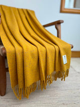 Couverture tweed laine d’agneau - Inishbofin - McNutt of Donegal - sur chaise 2