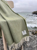 Couverture en laine d'agneau mérinos - Ondulation - Fougère - McNutt of Donegal - détail