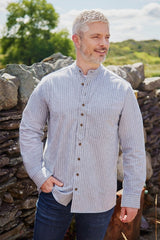 Chemise Grand-père Vintage en coton - Ivoire à rayures gris ardoise - Lee Valley - sur modèle