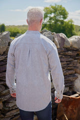Chemise Grand-père Vintage en coton - Ivoire à rayures gris ardoise - Lee Valley - sur modèle, dos