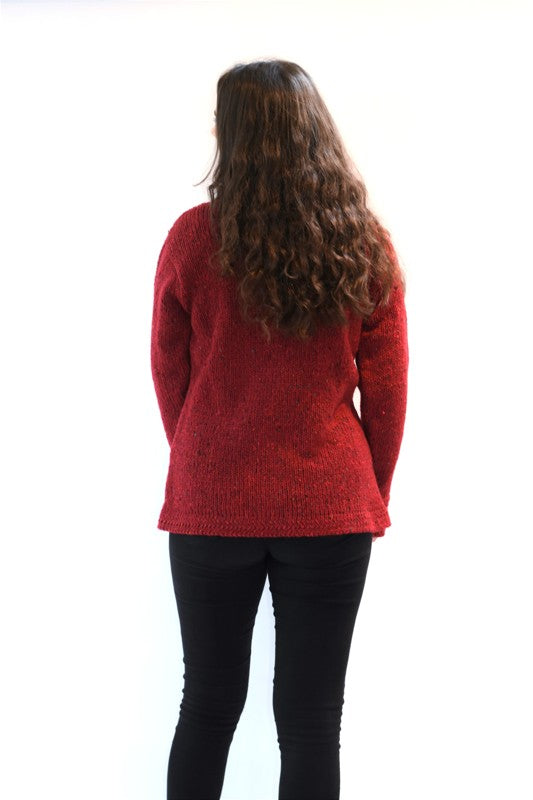 Pull à col bateau et bords à chevrons - Rouge – Rossan Knitwear - sur modèle, dos