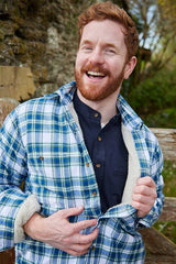 Chemise chaude doublée en flanelle de coton – Tartan Douglas Bleu - Lee Valley - sur modèle 3
