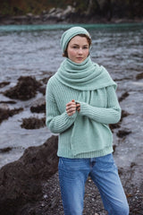 Echarpe alpaga - Cream Mint - Fisherman Out of Ireland - sur modèle