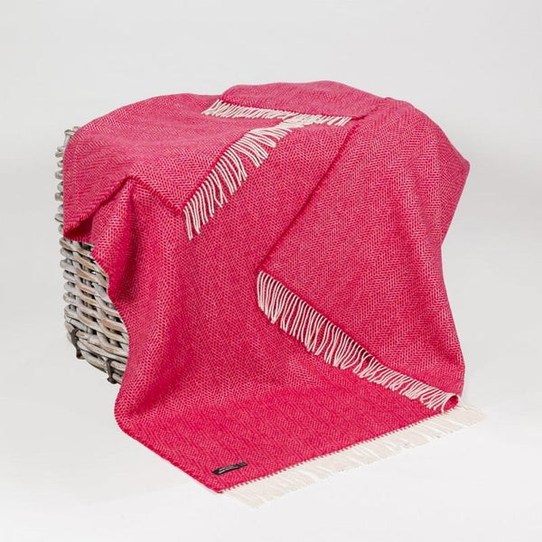 Couverture en laine mérinos et cachemire – framboise à chevrons - John Hanly
