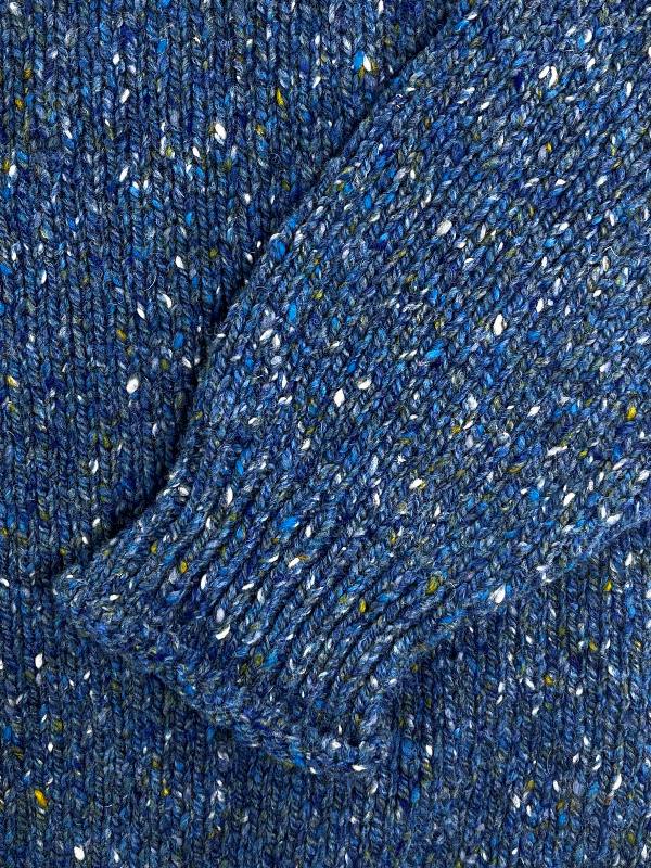 Pull à emmanchures marteau et à col roulotté - Denim - Fisherman Out of Ireland - détail poignet