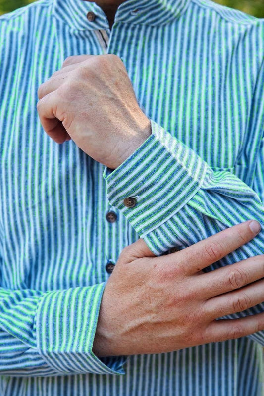 Chemise Grand-père Vintage en coton - Blanche à rayures vertes et bleues - Lee Valley - détail poignet