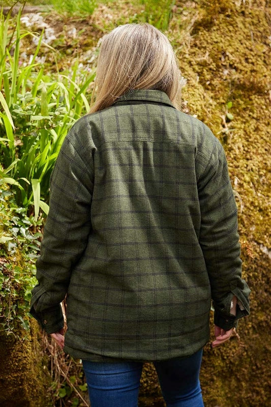 Chemise femme chaude doublée en flanelle de coton – Vert Forêt et Noir à carreaux - Lee Valley - sur modèle - dos