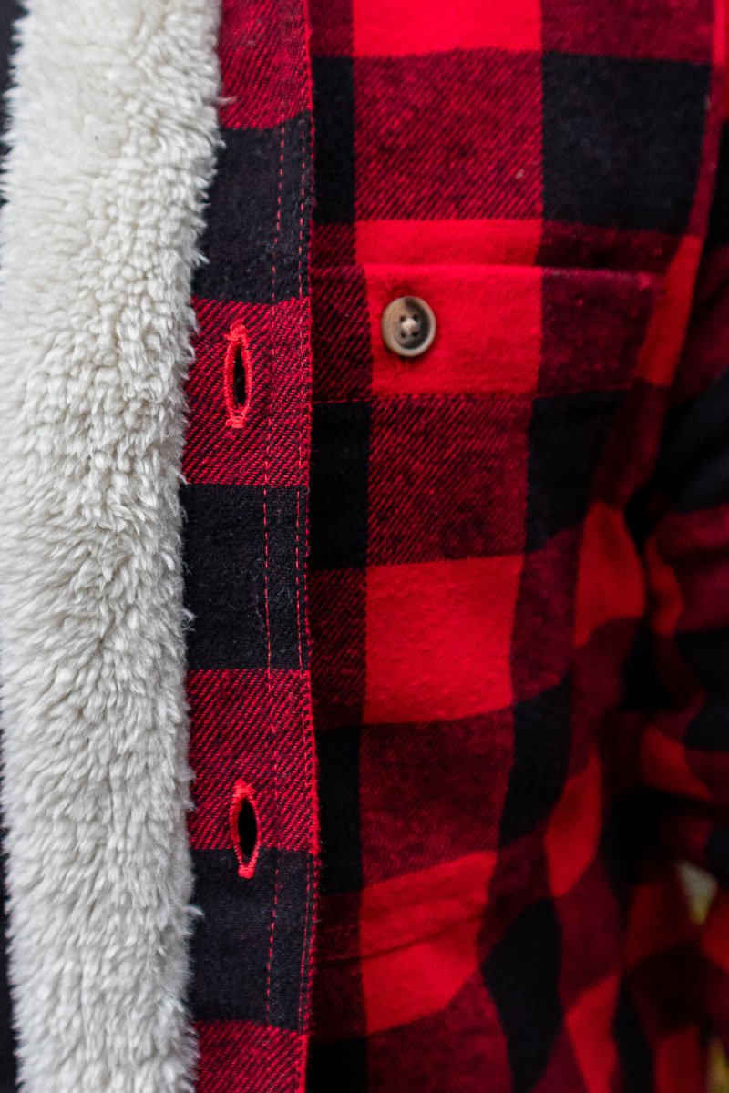 Chemise chaude doublée en flanelle de coton – Rouge et Noir à Carreaux - Lee Valley - détail doublure et poche