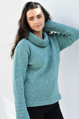 Pull à col roulé et évasé et à chevrons – Aqua – Rossan Knitwear