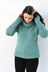 Pull à col roulé et évasé et à chevrons – Aqua – Rossan Knitwear