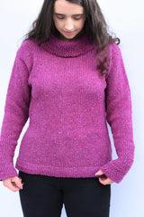 Pull à col roulé et évasé et à chevrons – Rose – Rossan Knitwear