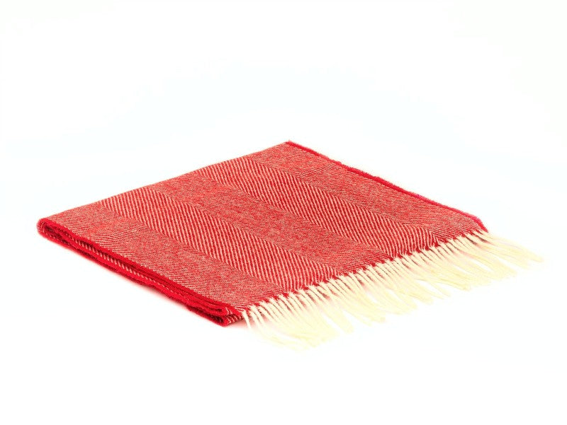 Echarpe en laine d’agneau mérinos – Rouge à large chevrons – McNutt of Donegal