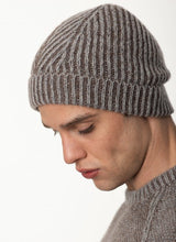 Bonnet à Côtes Anglaises Bicolores et à Chevrons – Pebble – Fisherman Out of Ireland - côté