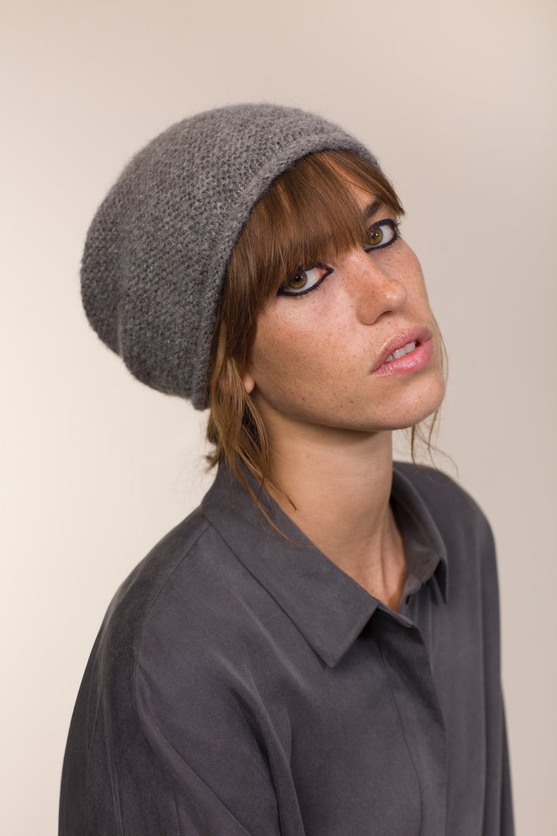 Bonnet Slouchy - bébé alpaga et laine – Smoke – Fisherman Out of Ireland