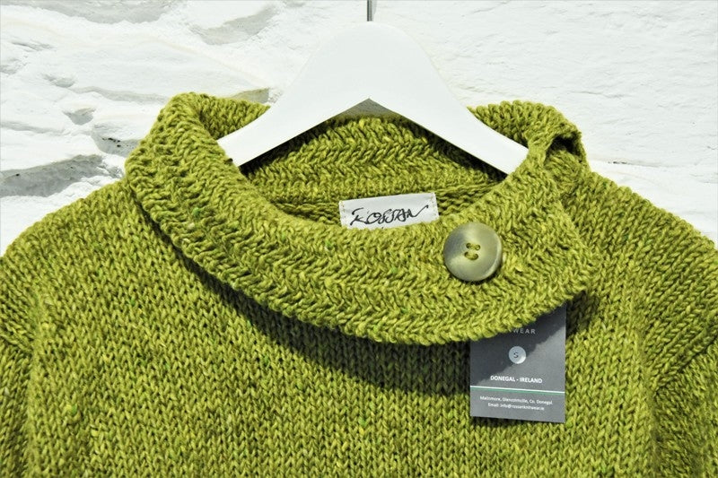 Pull à col bateau et bords à chevrons - Vert Pomme – Rossan Knitwear - détail col