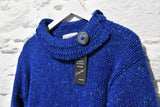 Pull à col bateau et bords à chevrons - Bleu Vif – Rossan Knitwear - détail col