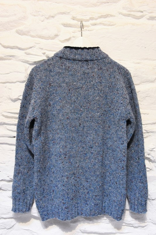 Pull col montant boutonné – Bleu clair moucheté – Rossan Knitwear - dos