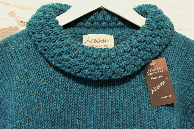 Pull à col roulé et évasé - Turquoise – Rossan Knitwear - détail col