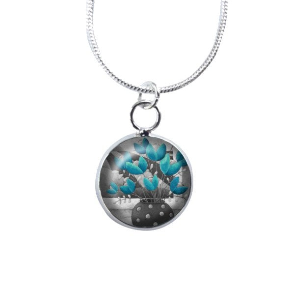 Petit Pendentif Round – Noir et Blanc avec une touche de bleu – Amélie Gagné