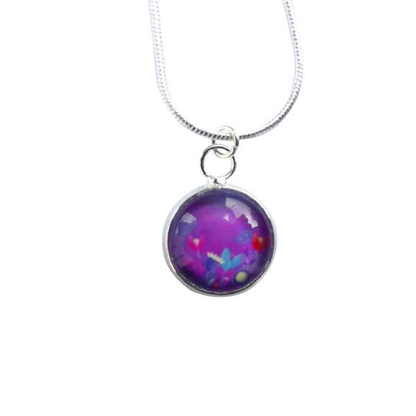 Petit Pendentif Round – "Brume Violette" – Amélie Gagné