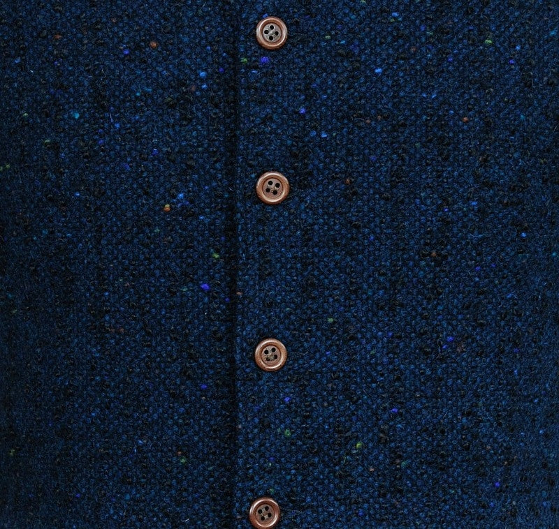 Gilet sans manches « Aran » en tweed bleu marine – Studio Donegal - détail
