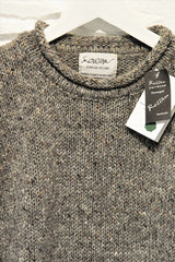  Pull à col round et à bords roulottés – avoine – Rossan Knitwear - détail col