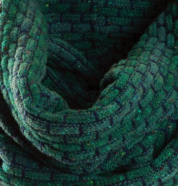 Pull “The Blasket” en laine d’agneau - Jade - Aíne Knitwear - détail couleur